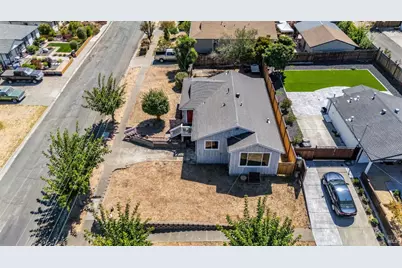 836 W 8th Street, Benicia, CA 94510 - Photo 32