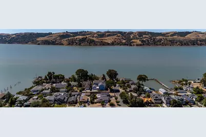836 W 8th Street, Benicia, CA 94510 - Photo 38