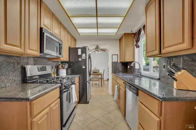 149 Captains Court, Vallejo, CA 94591 - Photo 6