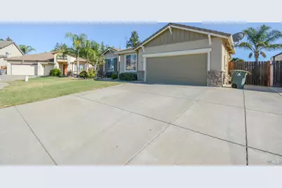 300 Rennert Way, Dixon, CA 95620 - Photo 2