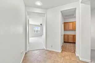 670 Sweet Bay Cir, Vacaville, CA 95687 - Photo 20