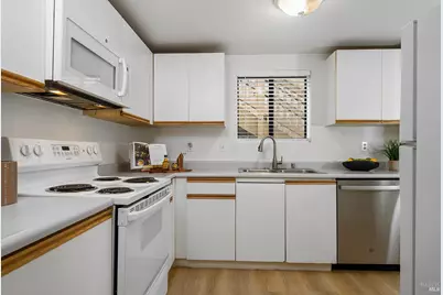 425 Mission Boulevard, Santa Rosa, CA 95409 - Photo 12