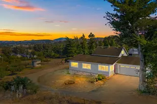 395 Monte Vista Ln, Petaluma, CA 94952 - Photo 2
