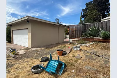 1064 Manor Road, El Sobrante, CA 94803 - Photo 18