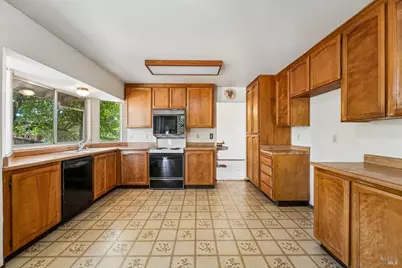 300 Stirrup Court, Santa Rosa, CA 95403 - Photo 14
