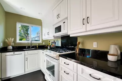 95 Caribe Isle, Novato, CA 94949 - Photo 12