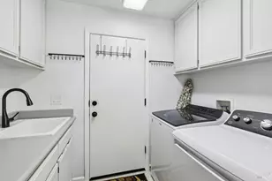 302 Desiree Pl, Windsor, CA 95492 - Photo 26