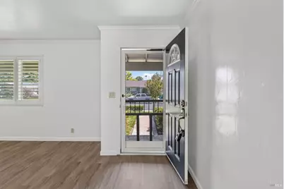 437 Valencia Lane, Vacaville, CA 95688 - Photo 8