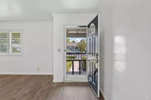 437 Valencia Ln, Vacaville, CA 95688 - Photo 8