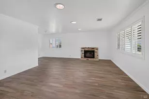 437 Valencia Ln, Vacaville, CA 95688 - Photo 10