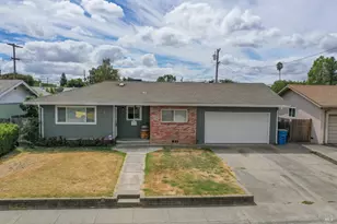 525 Sierra Dr, Dixon, CA 95620 - Photo 1