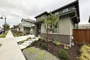 2408 Azure Pl, Fairfield, CA 94533 - Photo 4