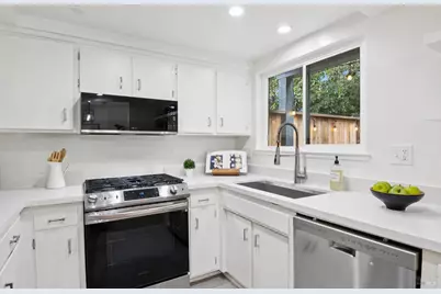 54 Grande Paseo, San Rafael, CA 94903 - Photo 10