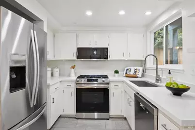 54 Grande Paseo, San Rafael, CA 94903 - Photo 10