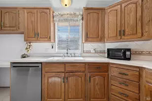 164 Larkspur Dr, Santa Rosa, CA 95409 - Photo 16