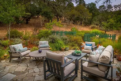 128 Stonetree Lane, Novato, CA 94945 - Photo 2