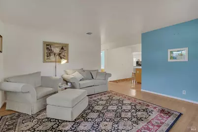 298 Markham Avenue, Vacaville, CA 95688 - Photo 4