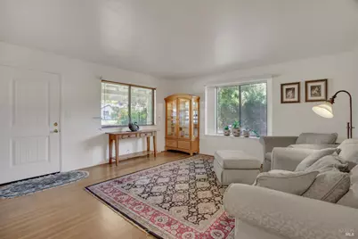 298 Markham Avenue, Vacaville, CA 95688 - Photo 8