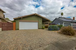 107 Normandy Dr, Vacaville, CA 95687 - Photo 2