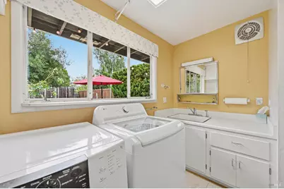 2490 Main Street, Napa, CA 94558 - Photo 38