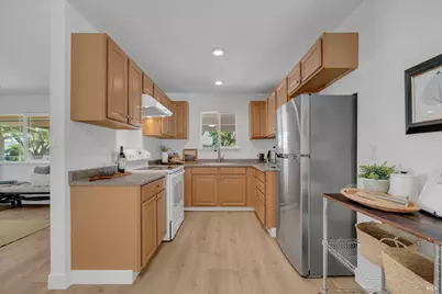 360 Markham Avenue, Vacaville, CA 95688 - Photo 6