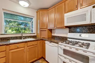 128 Burlington Dr, Petaluma, CA 94952 - Photo 12