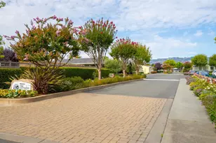 8 Oakwood Dr, Petaluma, CA 94954 - Photo 16