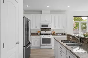 8 Oakwood Dr, Petaluma, CA 94954 - Photo 8
