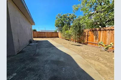 2124 Beard Court, Vacaville, CA 95688 - Photo 16