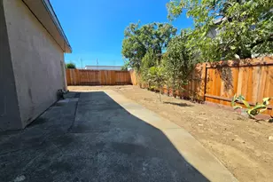 2124 Beard Ct, Vacaville, CA 95688 - Photo 16