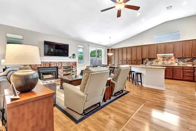 2410 High Pointe Court, Fairfield, CA 94534 - Photo 6