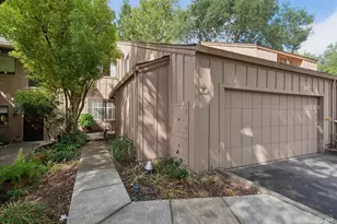 37 Prairie Falcon Dr, Novato, CA 94949 - Photo 2