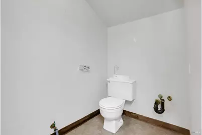 490 E L Street, Benicia, CA 94510 - Photo 22