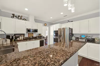 754 Roscommon Drive, Vacaville, CA 95688 - Photo 32