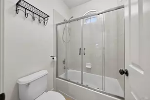 3034 W Clinton Ct, Visalia, CA 93291 - Photo 40