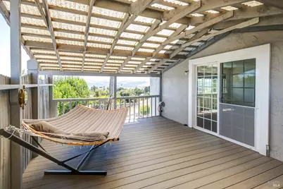 262 Carlisle Way, Benicia, CA 94510 - Photo 32