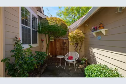 18 Bay Tree Court, Cotati, CA 94931 - Photo 8
