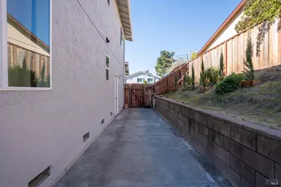457 Violet Road, Hercules, CA 94547 - Photo 30
