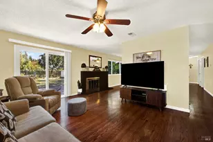 348 Adobe Dr, Vacaville, CA 95687 - Photo 10