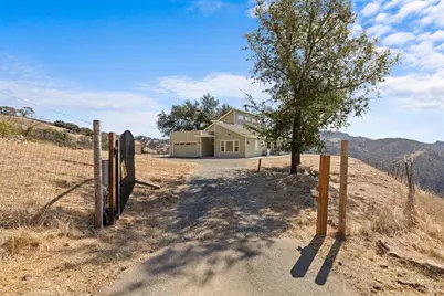 1475 Los Alamos Road, Santa Rosa, CA 95409 - Photo 2