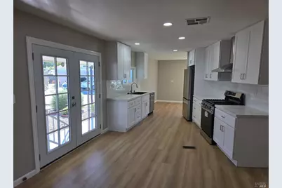 82 Cardinal Way, Santa Rosa, CA 95409 - Photo 2