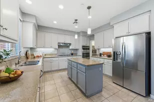 960 Capitola Dr, Napa, CA 94559 - Photo 18