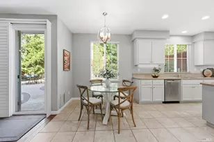 960 Capitola Dr, Napa, CA 94559 - Photo 16