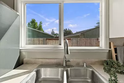 732 Blossom Way, Santa Rosa, CA 95401 - Photo 14