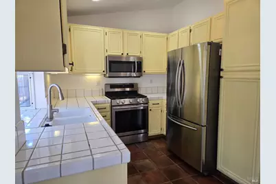 913 Granado Court, Windsor, CA 95492 - Photo 4