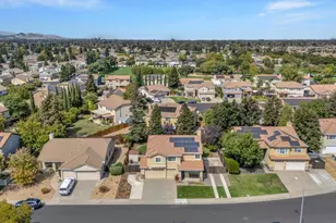 818 Summerbreeze Dr, Vacaville, CA 95687 - Photo 32