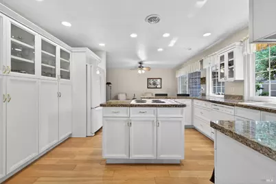 7569 Oak Leaf Drive, Santa Rosa, CA 95409 - Photo 10