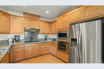 84 Pinheiro Circle, Novato, CA 94945 - Photo 16