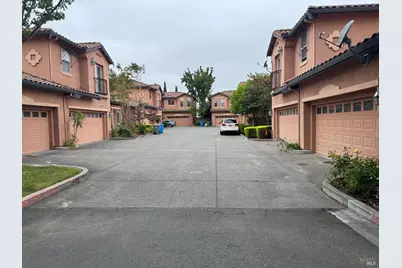 8417 Benavente Court, Vallejo, CA 94591 - Photo 4
