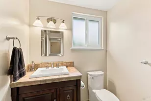 17 Eastside Cir, Petaluma, CA 94954 - Photo 10